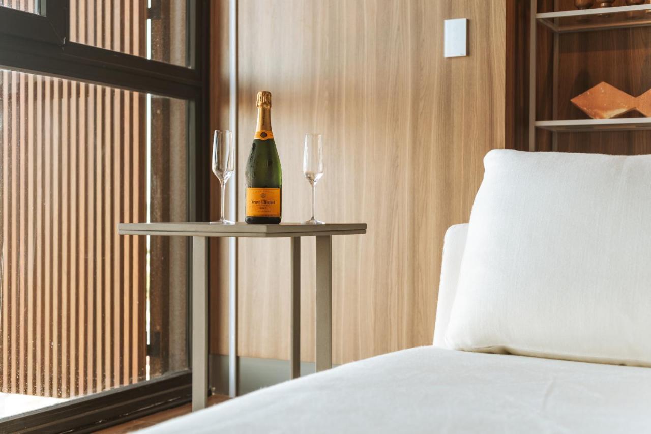 Ba'Ra Hotel João Pessoa エクステリア 写真 A bottle of Veuve Clicquot